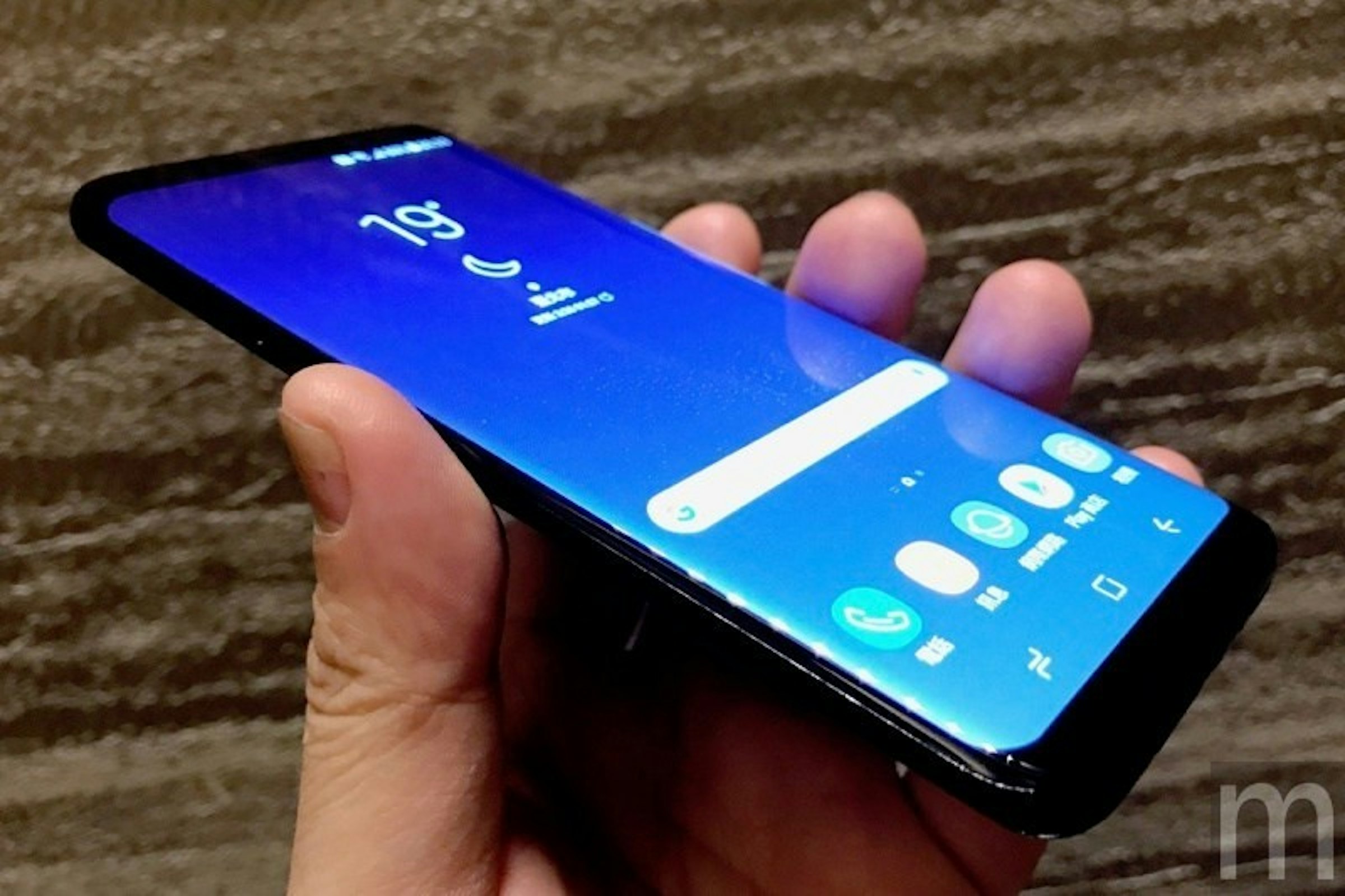 是簡單動手玩／各方面均作強化 Galaxy S8「放大」手機使用想像這篇文章的首圖