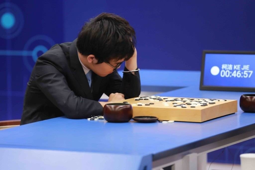 是棋王柯潔再度不敵 AI!這次輸給騰訊「絕藝」還被讓兩子這篇文章的首圖
