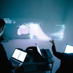 是Intel攜手英國設計師 在巴黎時尚周展示科技美學的第10張圖