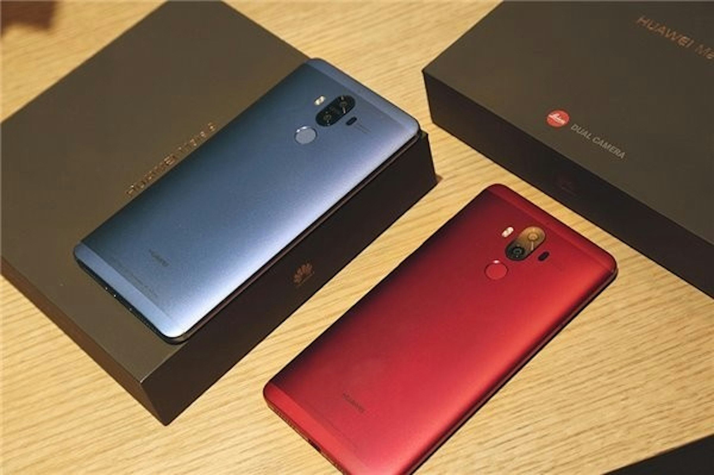 是這顏色酷斃了！Huawei悄悄為Mate 9新增瑪瑙紅、托帕藍配色，售約RM2459！這篇文章的首圖
