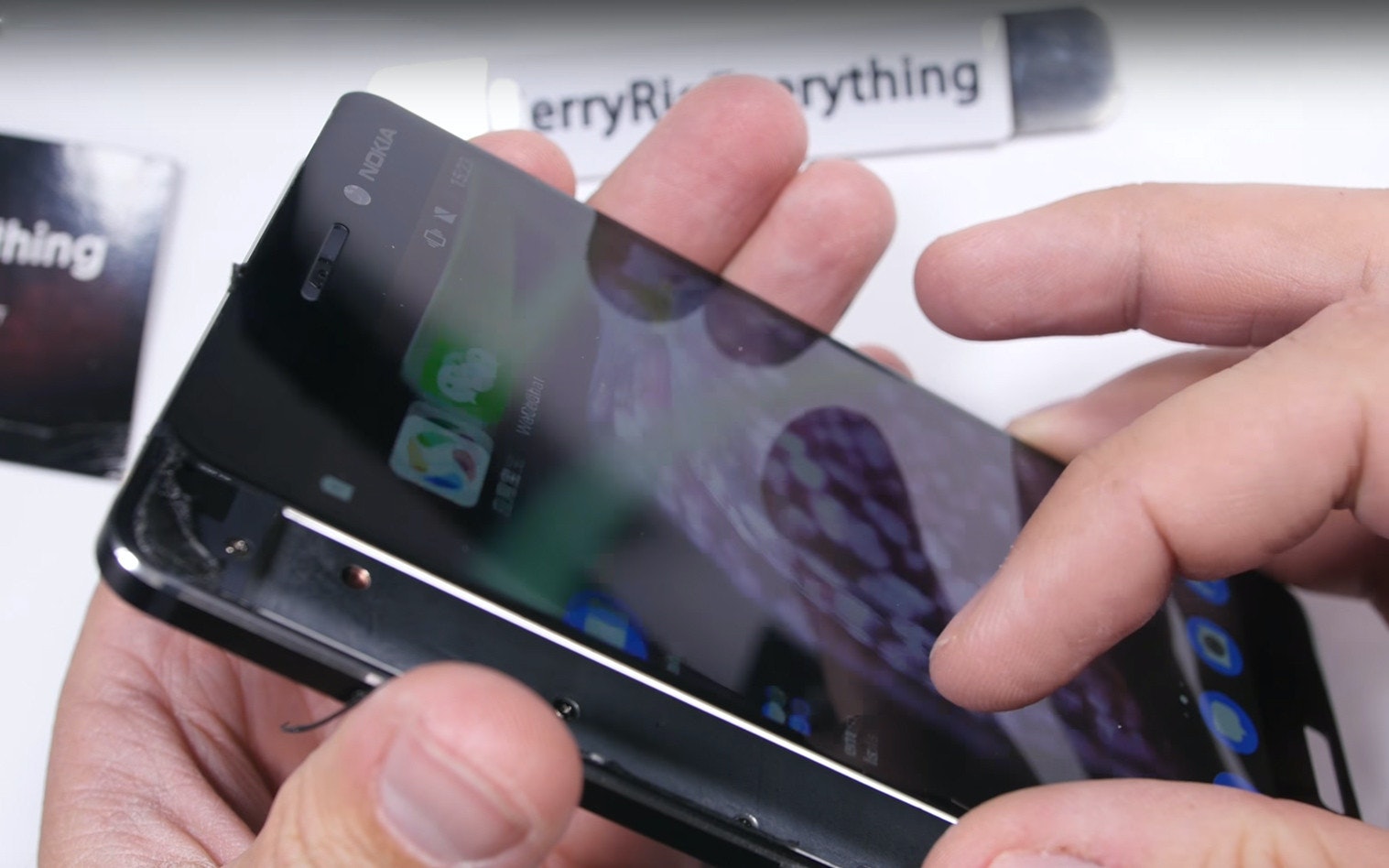 是Nokia 6手機拆解! 依然保持一貫結實的品牌造工的第3張圖