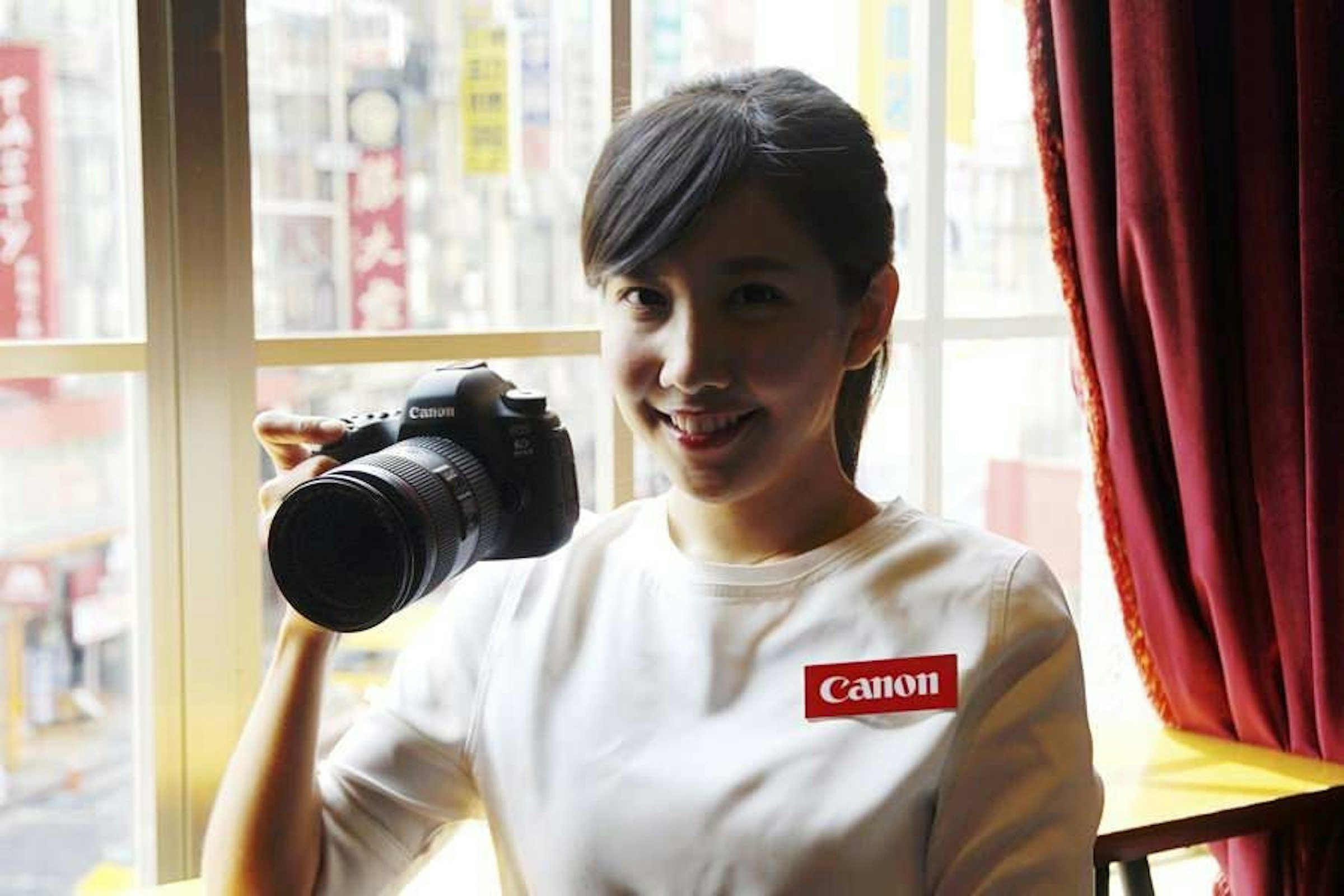是EOS 6D Mark II登台 同樣鎖定入門的全片幅機種選擇這篇文章的首圖