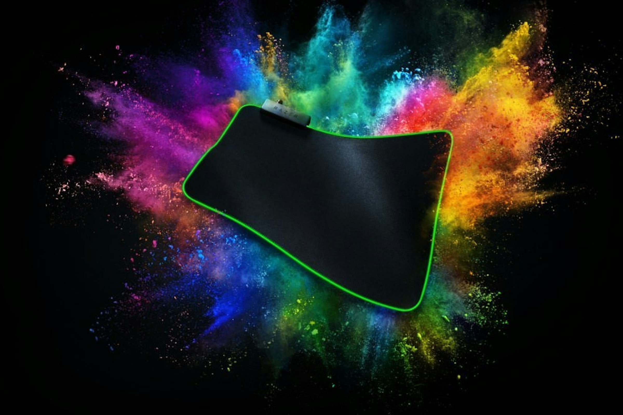 是Razer終於將Chroma多彩背光設計帶進Goliathus系列軟質滑鼠墊這篇文章的首圖