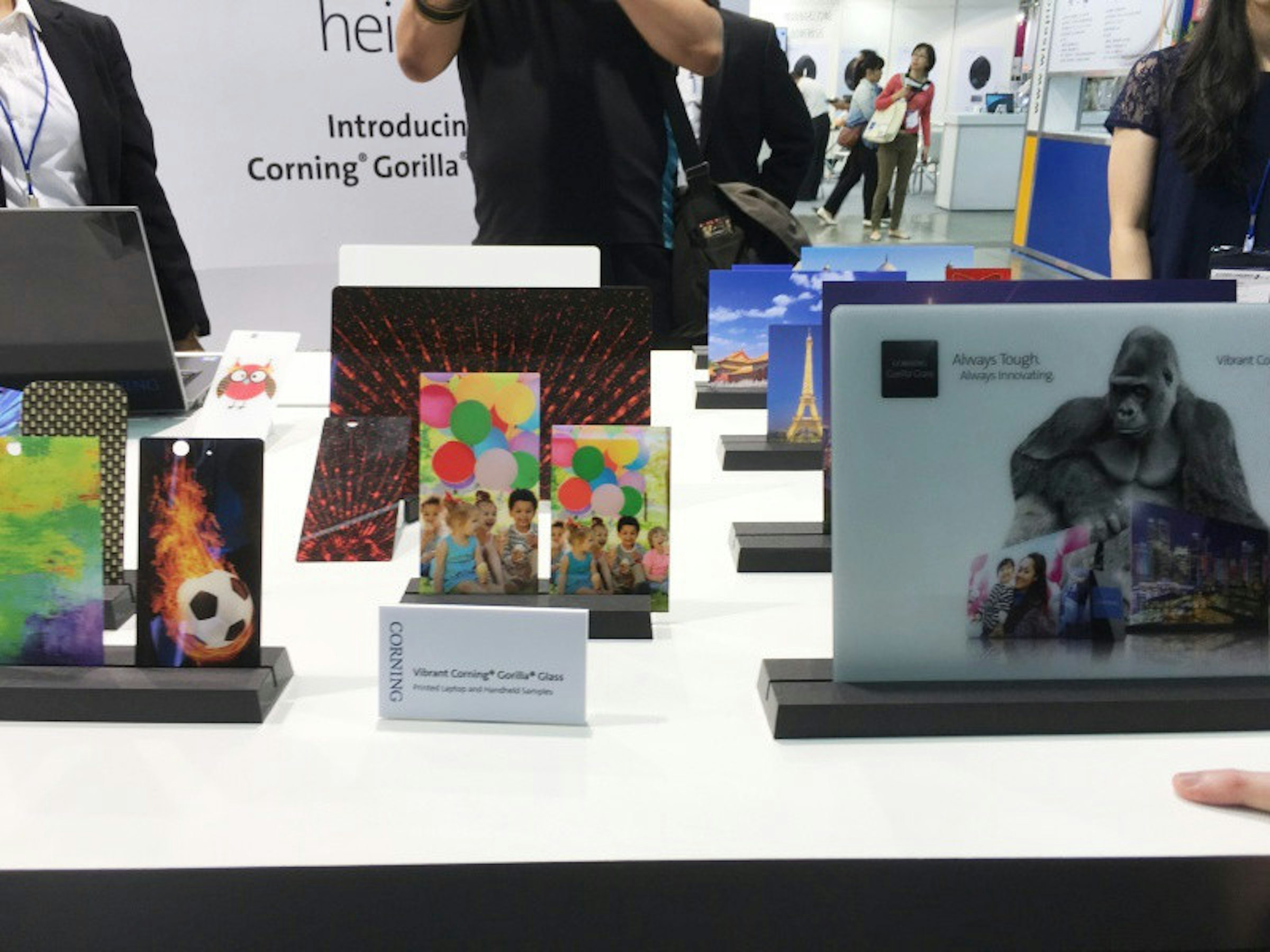 是康寧強調未來玻璃發展方向：更大、更薄、更硬、更好用這篇文章的首圖