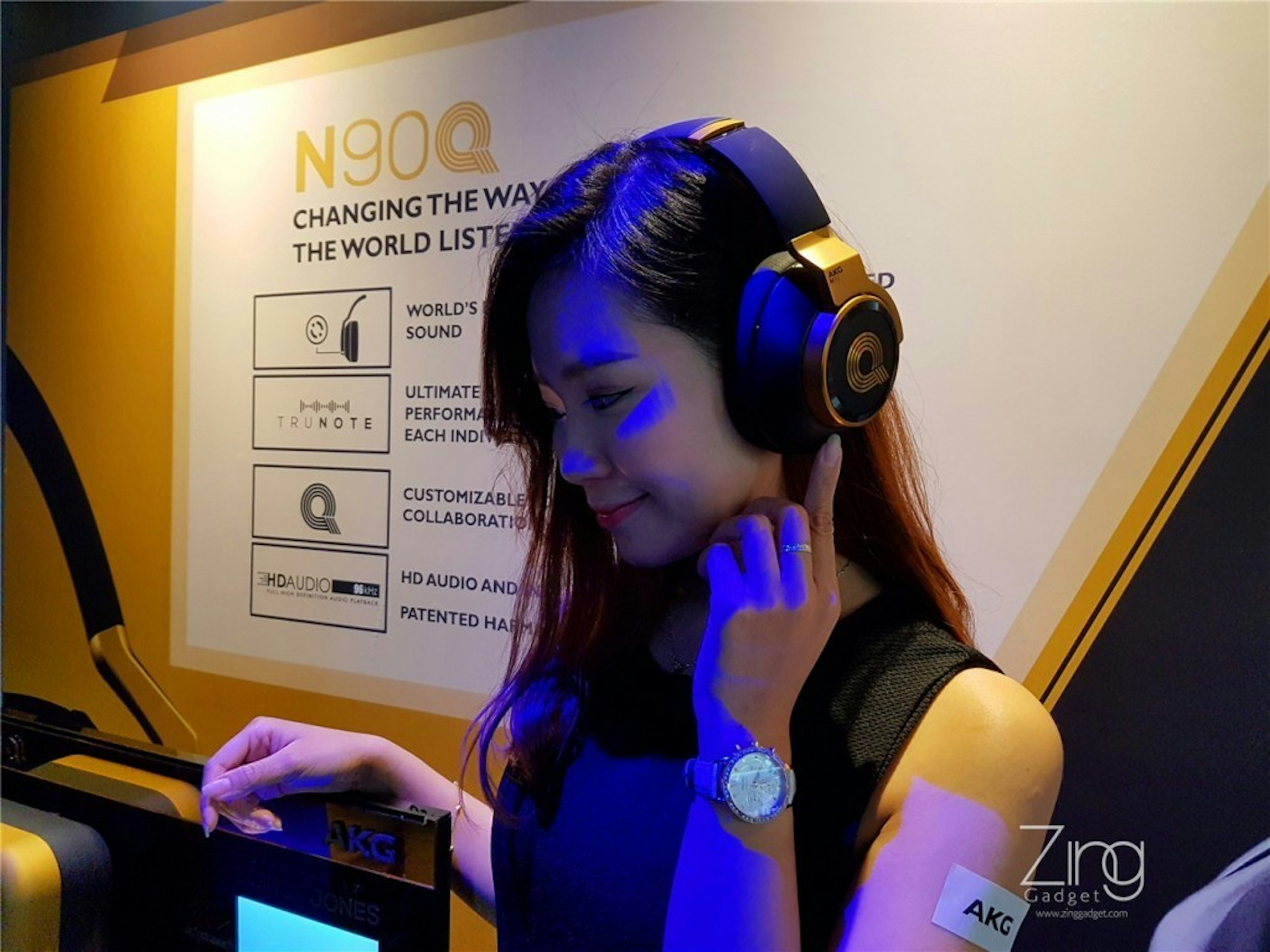 是TruNote自動校準降噪+DAC解碼晶元！AKG N90Q旗艦級耳機正式大馬發布，售價為RM5999！這篇文章的首圖