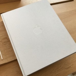 是蘋果設計書《Designed by Apple in California》快速動手翻 收錄各項經典產品的第25張圖