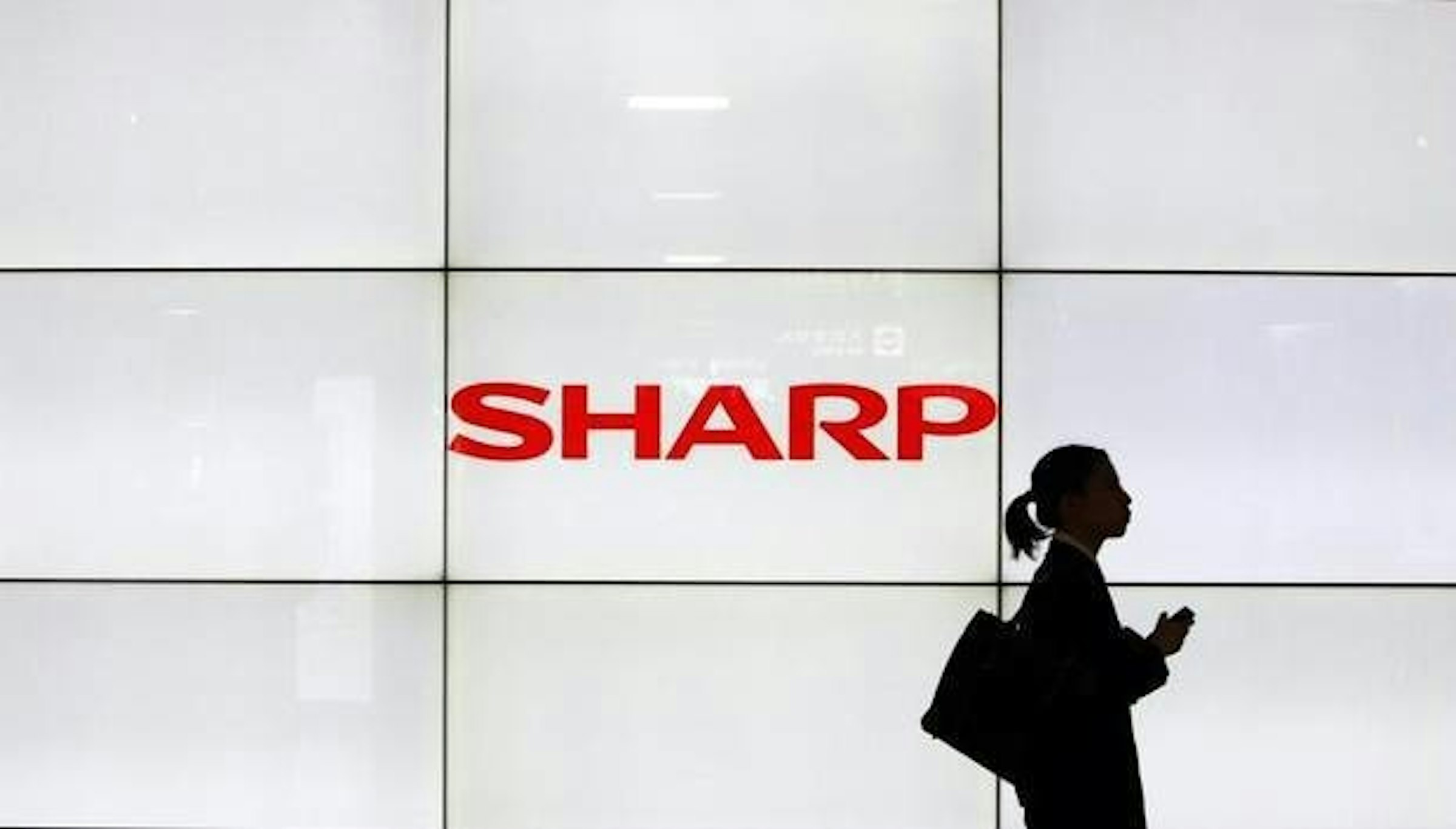 是鴻海收購 Sharp 再提價，這次達到 6,590 億日圓這篇文章的首圖