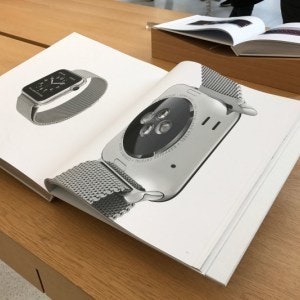 是蘋果設計書《Designed by Apple in California》快速動手翻 收錄各項經典產品的第26張圖