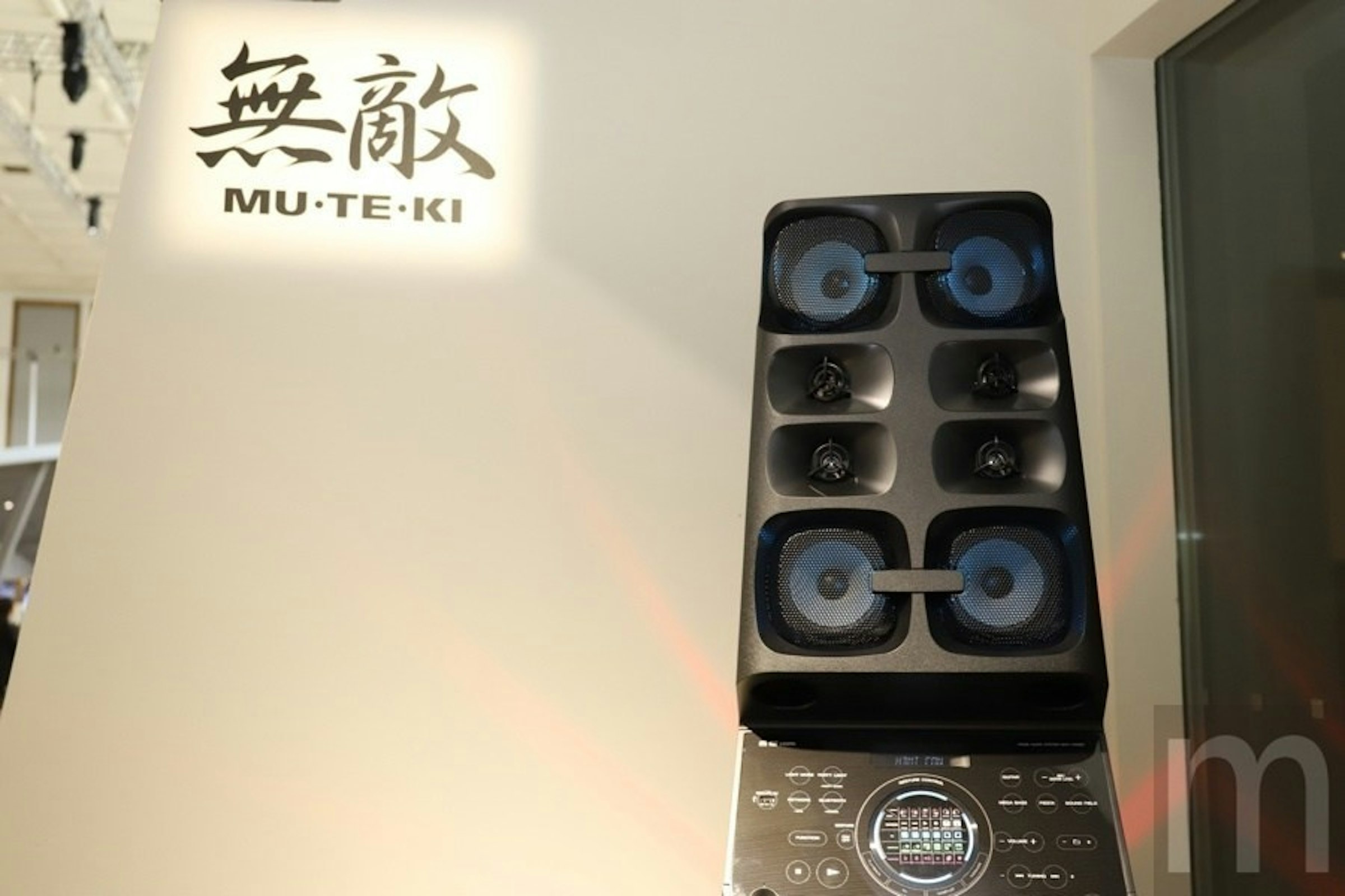 是用蝦趴聲效震撼全場 Sony打造名為「無敵」的派對用塔式擴音喇叭這篇文章的首圖