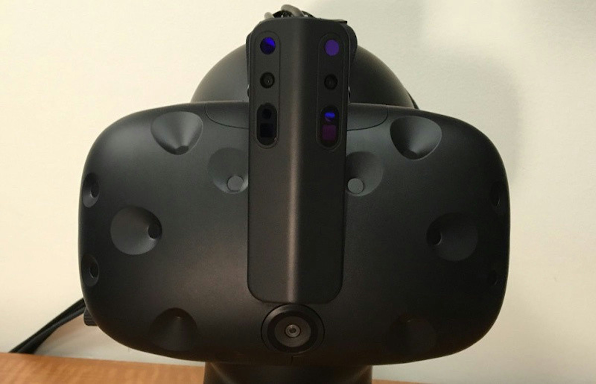是運用RealSense技術 Intel為HTC VIVE加上主動防撞這篇文章的首圖