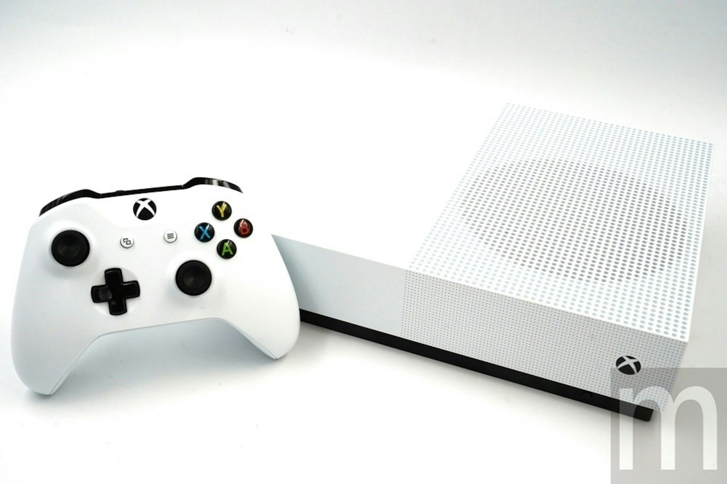 是動眼看／全數位版Xbox One S All-Digital Edition，遊戲序號卡銷售模式在台開放這篇文章的首圖
