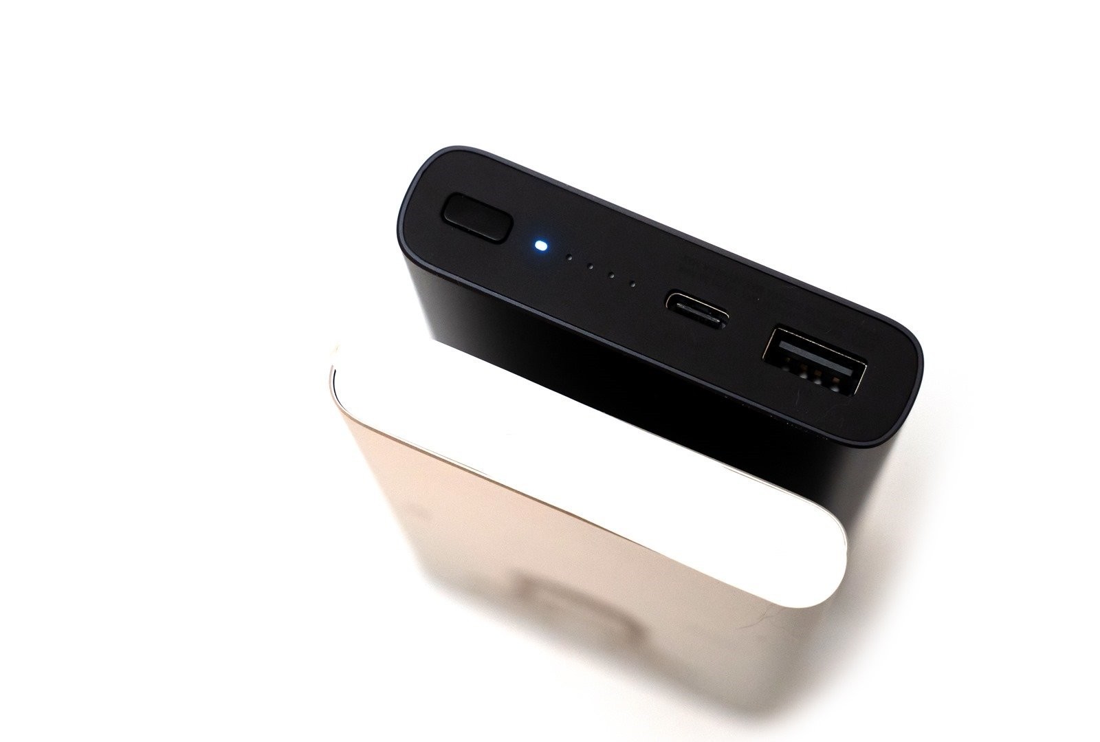 大容量快充無線充電行動電源七百有找！小米行動電源無線版 10000mAh 開箱分享 @3C 達人廖阿輝