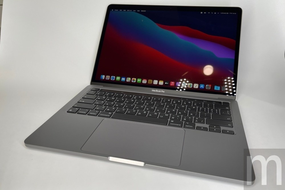 Apple M1 版MacBook Pro簡單玩：使用模式如常，似乎就差個常時連網設計