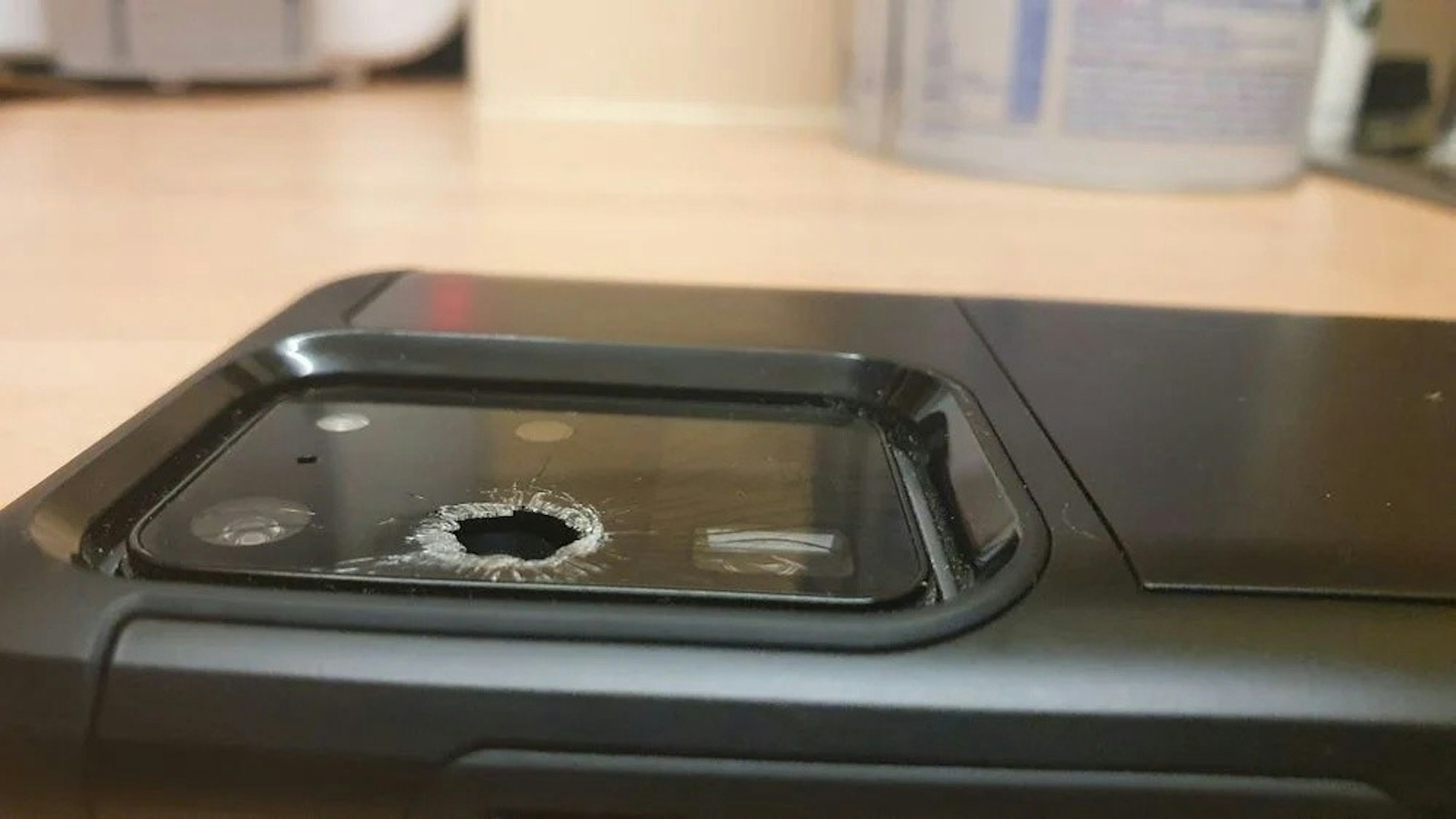 照片中包含了三星Galaxy S20 Ultra、三星Galaxy S20 Ultra、三星Galaxy S20、三星Galaxy Note系列、三星銀河z翻轉