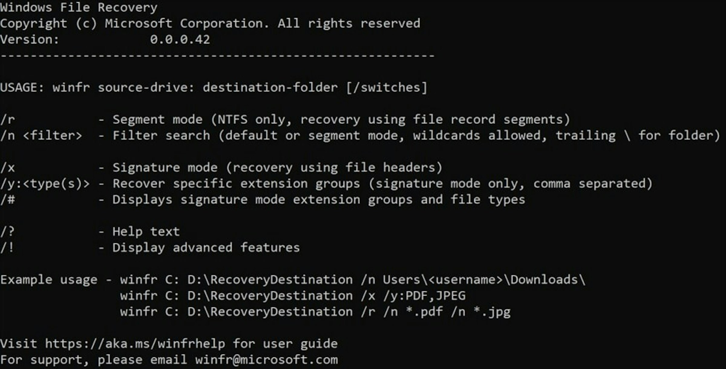 照片中提到了Windows File Recovery、Copyright (c) Microsoft Corporation. All rights reserved、Version:，包含了屏幕截圖、微軟公司、微軟Windows、Windows 10、數據