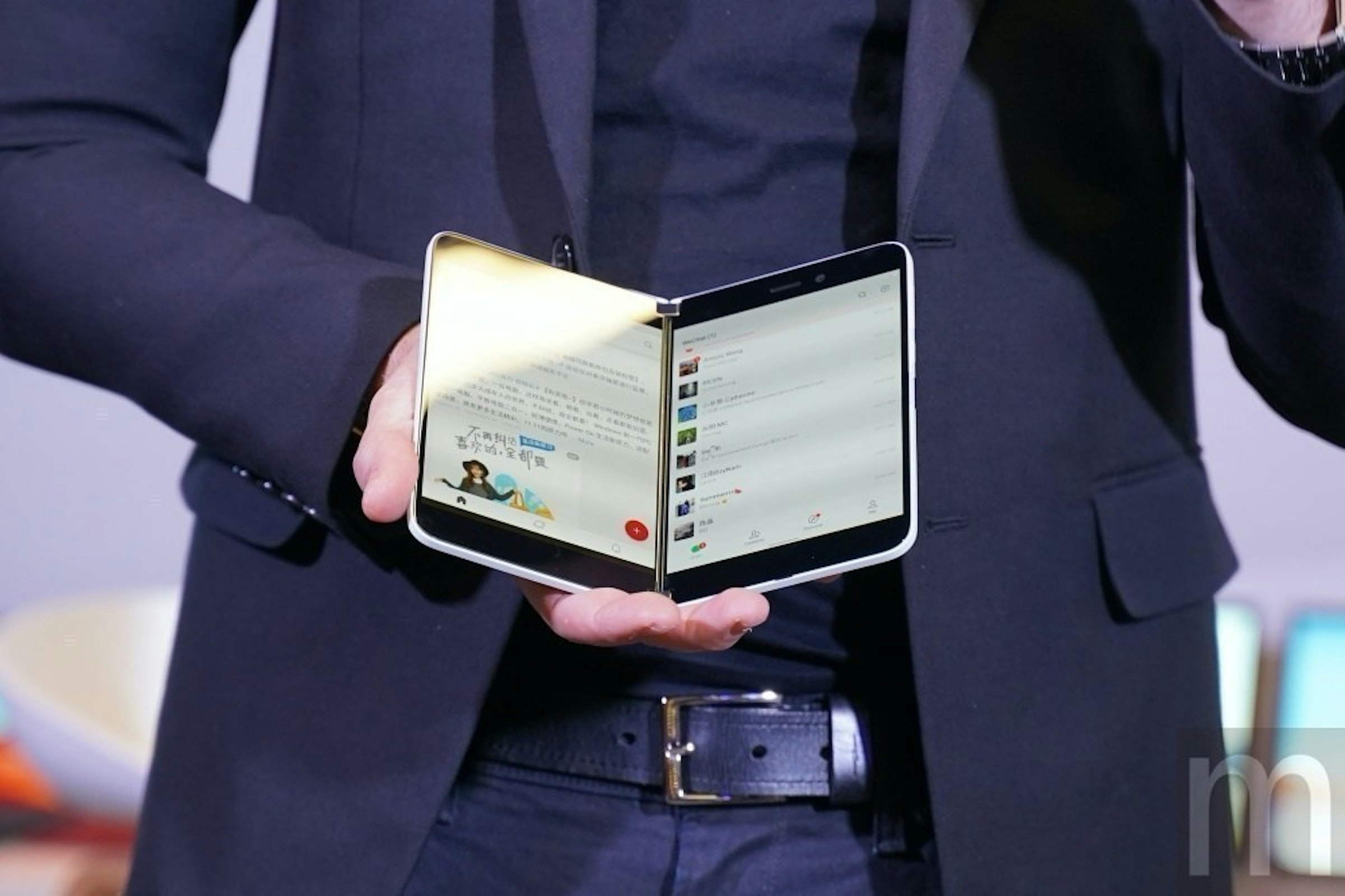照片中跟電影通行證有關，包含了商業、Surface Pro X、微軟、微軟公司、移動電話