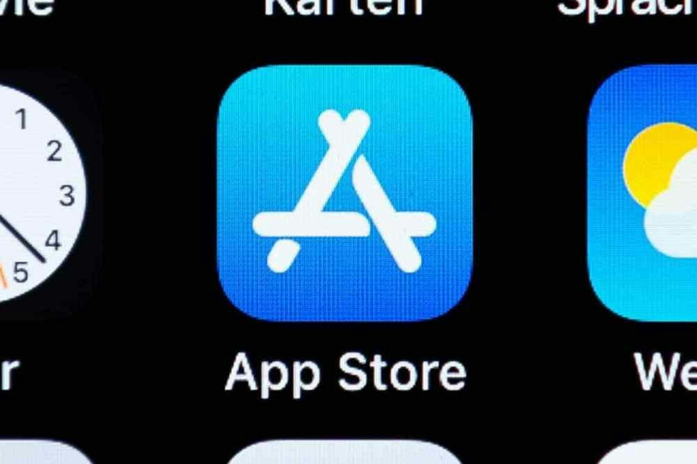 照片中提到了3、4、r，跟蘋果公司。、博軟有關，包含了應用商店、應用商店、蘋果、移動應用、蘋果手機