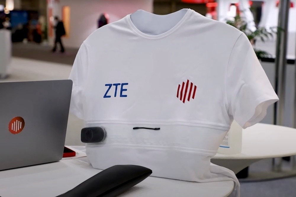 照片中提到了ZTE，跟中興通訊、巴拉卡斯中心有關，包含了T卹、T恤衫、產品設計、產品、牌