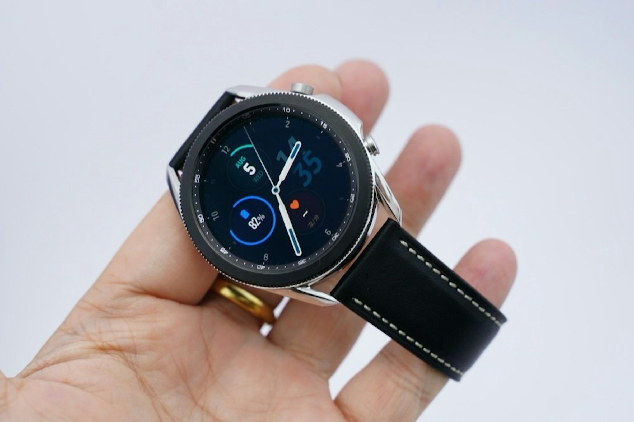 照片中提到了AUG、82%、OF，包含了銀河手錶 3 銀、三星 Galaxy Watch3、三星銀河手錶、三星 Galaxy 手錶 3 / 45 毫米 / 不銹鋼 黑色 銀色、三星Galaxy Watch 3