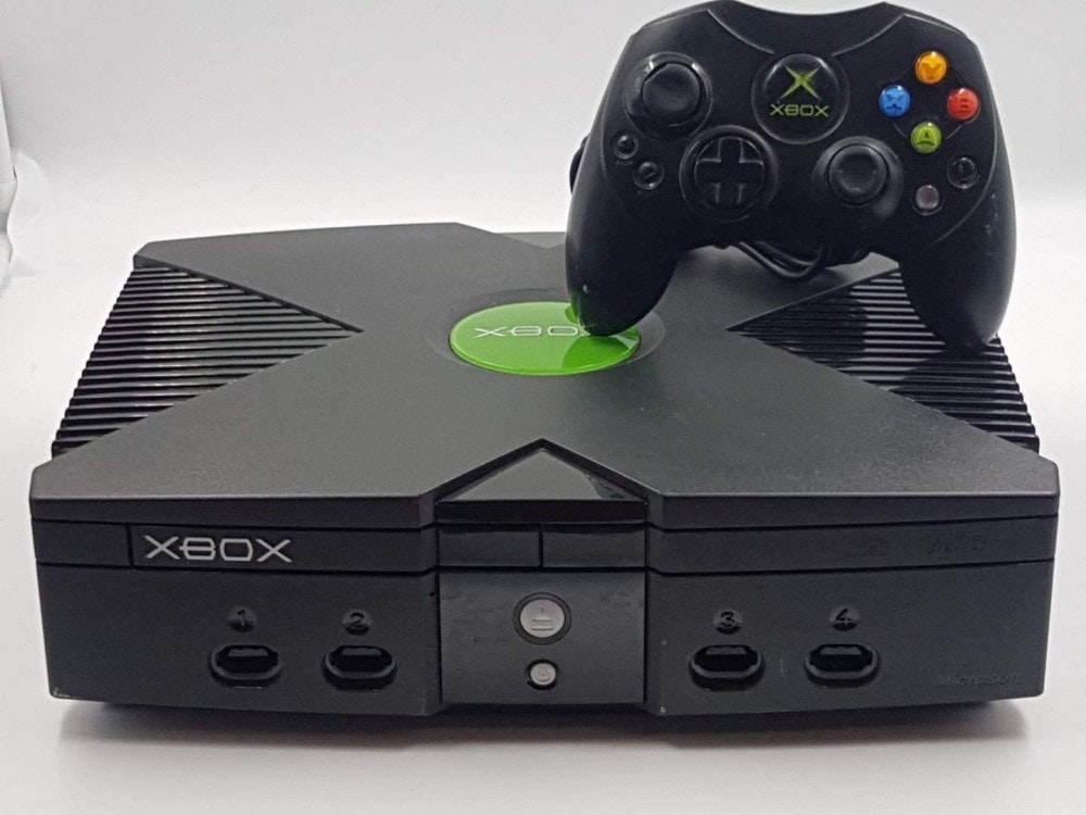 照片中提到了XBOX，跟的Xbox有關，包含了xbox 原版亞馬遜、微軟Xbox One X、微軟 Xbox Series S、Xbox 360