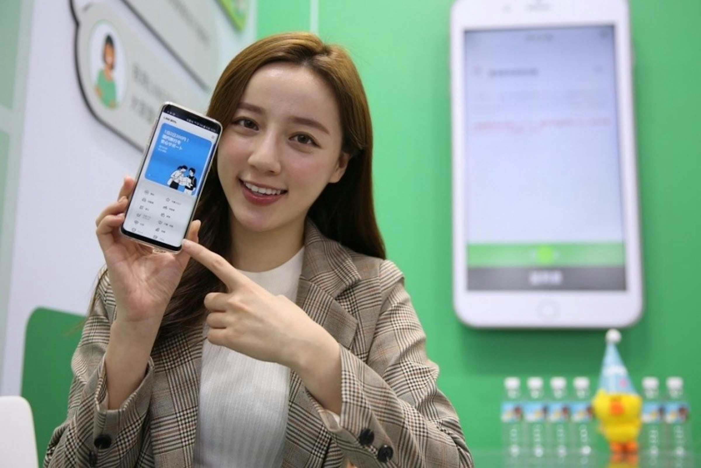 照片中包含了移動電話、通訊、電子產品、移動電話、蘋果iPhone