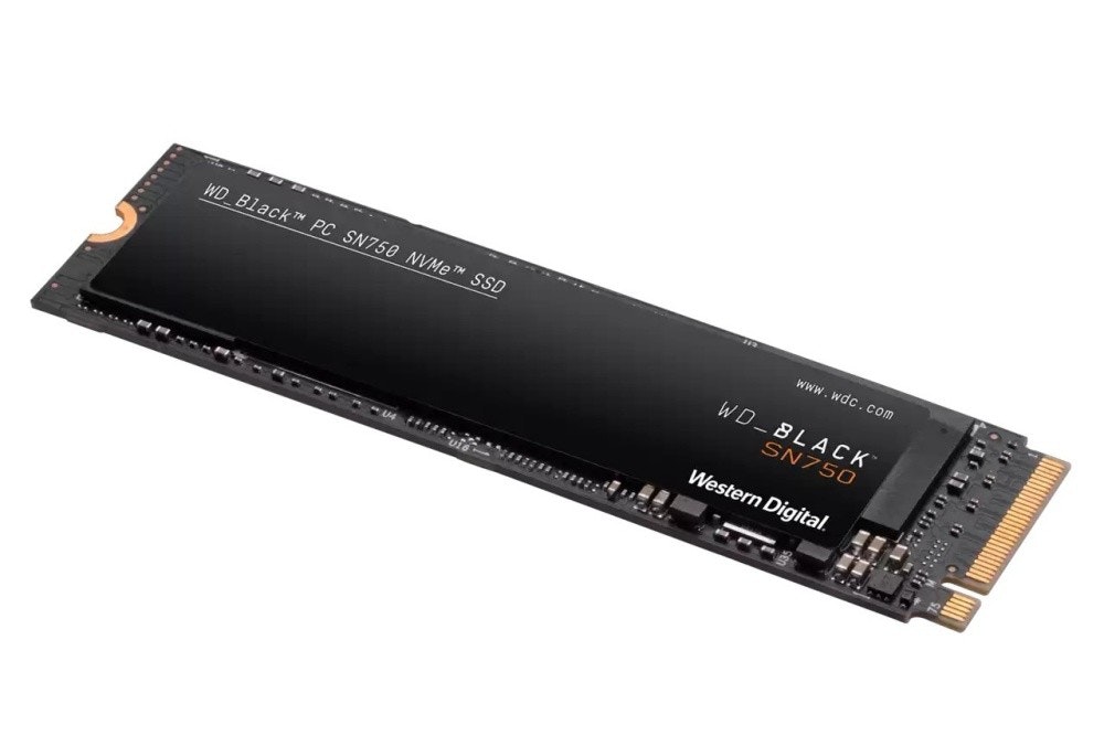 照片中提到了WwW.wdc.com、WD BlackTH PC SN750 NVMET SSD、WD BLACK，跟西部數據有關，包含了wd 黑色 sn750 1tb m 2 ssd、WD黑色SN750 NVMe SSD、WD 黑色 SN750 WDS400T3X0C 4TB 內置固態硬盤、M.2、1 TB