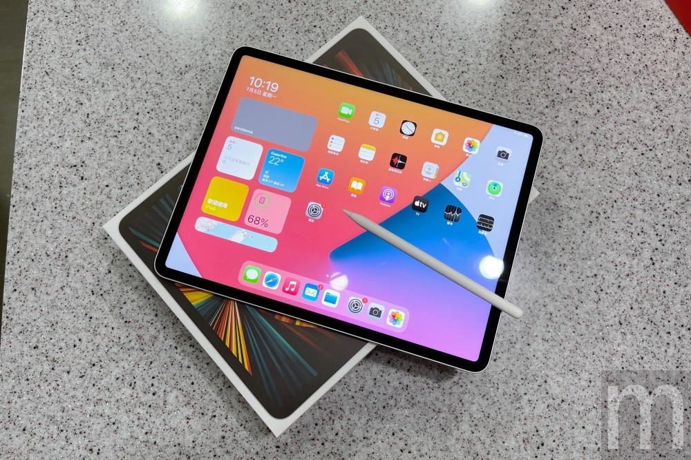 蘋果M1 處理器版iPad Pro 動手玩：偏專業取向但與MacBook 仍有體驗差異