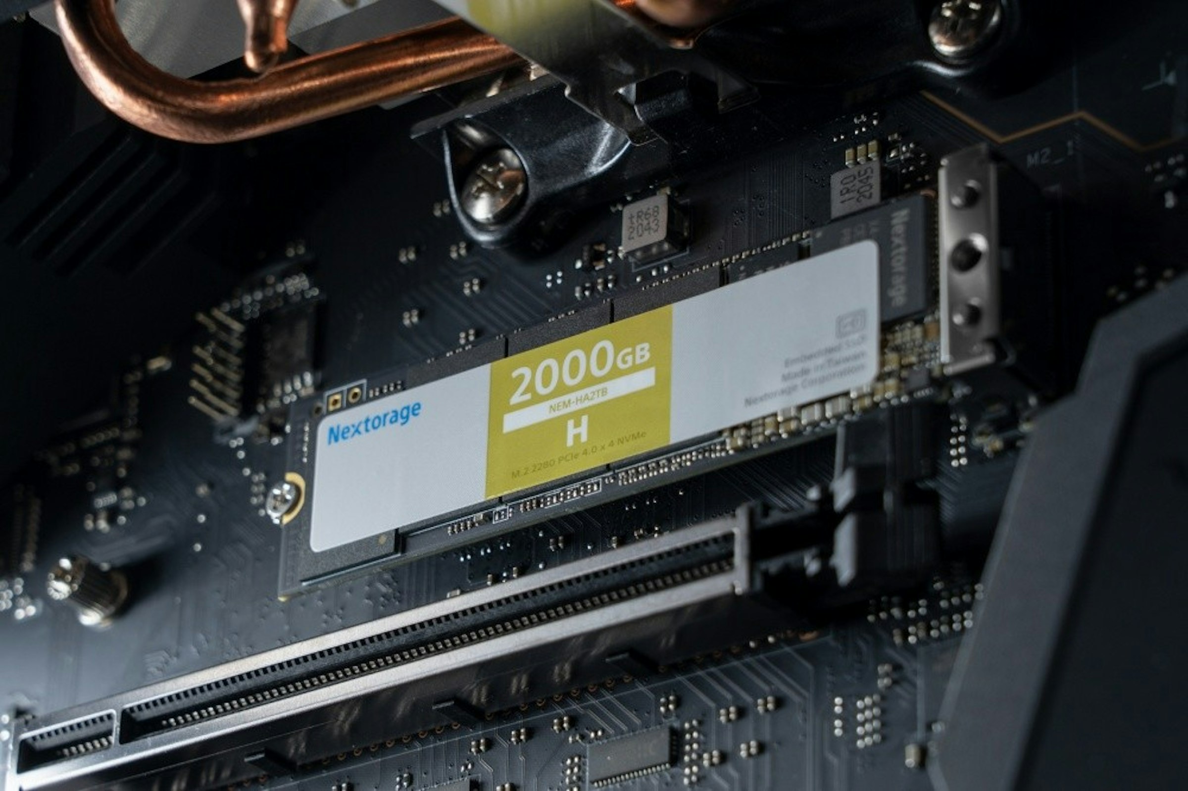 照片中提到了TR68、2043、::，包含了電腦硬件、電腦硬件、中央處理器、電子產品、電腦