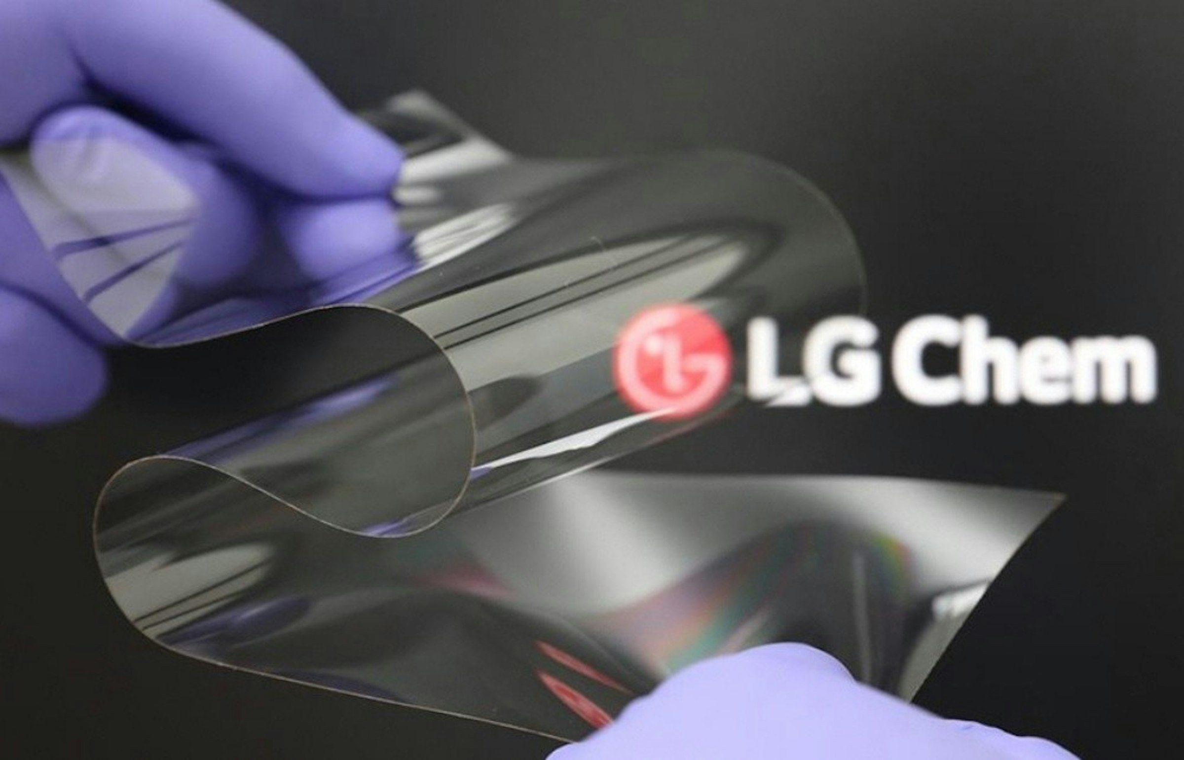 照片中提到了LG Chem，跟LG化學有關，包含了眼鏡、LG、三星、靈活的顯示、LG公司