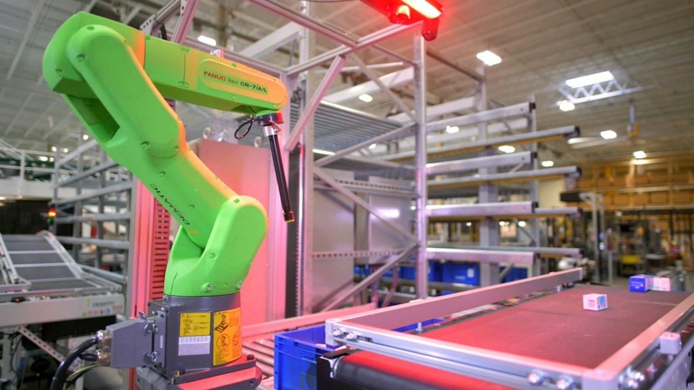 照片中提到了FANUC Ra CR-7IAIL，包含了製造業、製造業、英偉達、行業、電腦