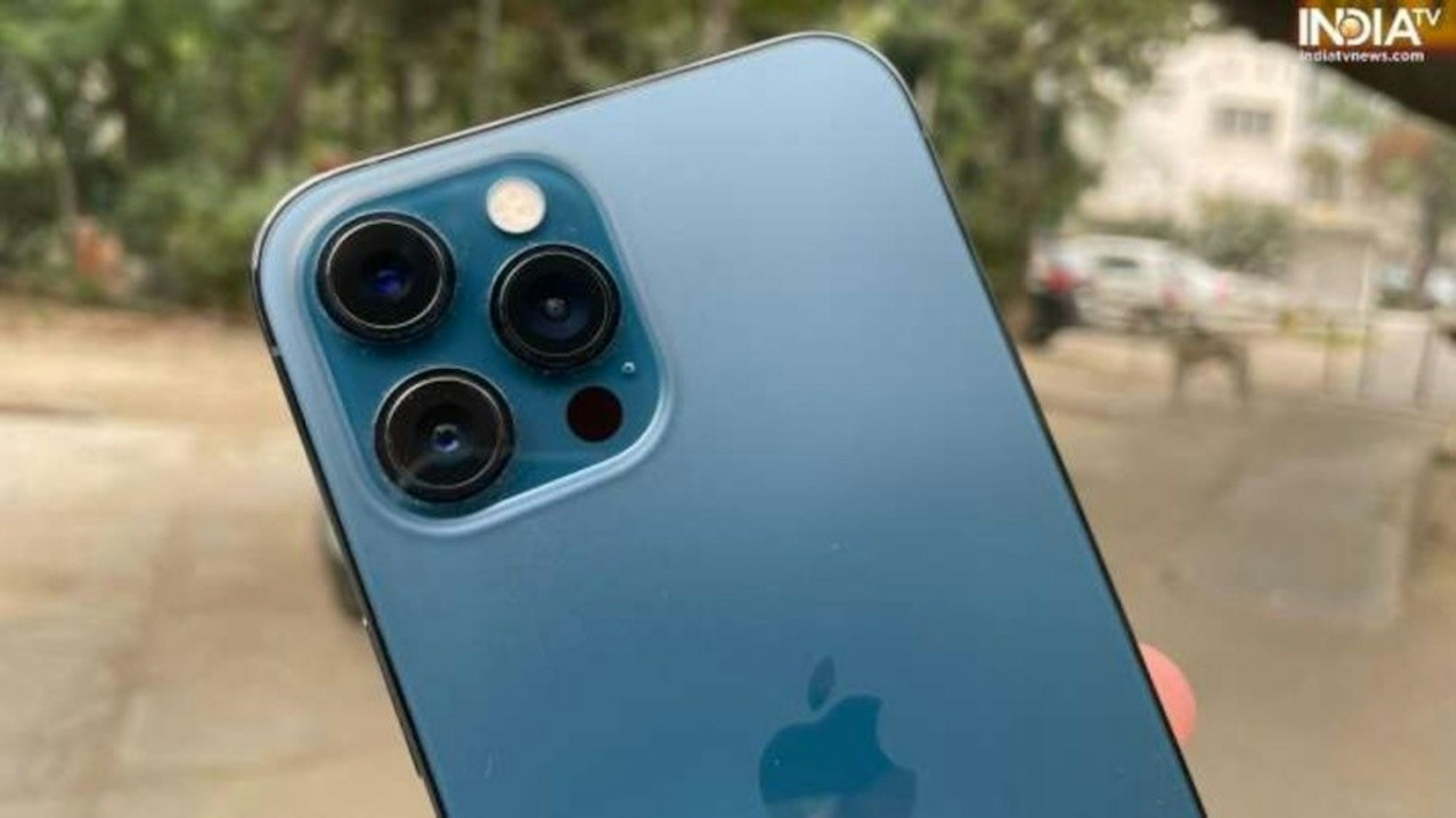 照片中提到了INDIAY、ndiatvnews.com，跟印度電視台有關，包含了iphone 12 pro max 直播、iPhone 12、iPhone X、iPhone 11專業版、iPhone 11