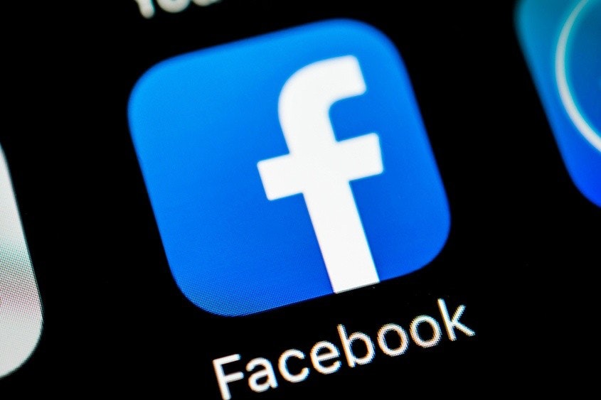 照片中提到了f、Facebook，跟臉書有關，包含了tên nick facebook hay cho nam、媒體、商業、圖片、社交媒體