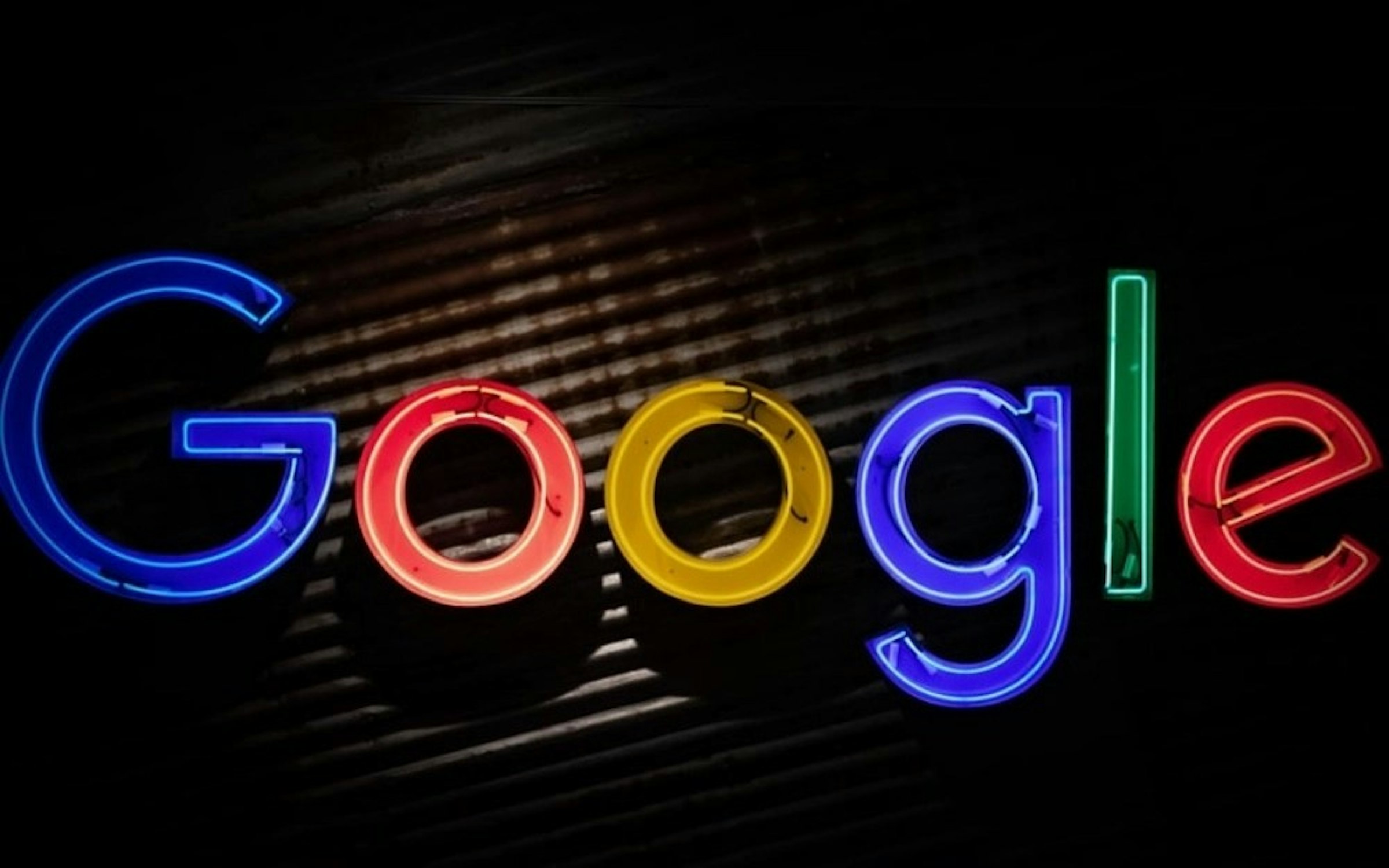 照片中提到了Google，跟谷歌有關，包含了最大的谷歌、大科技、互聯網、移動應用