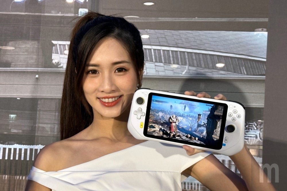 照片中提到了w、7、L,包含了小工具、汽車、電子產品、羅技、羅技