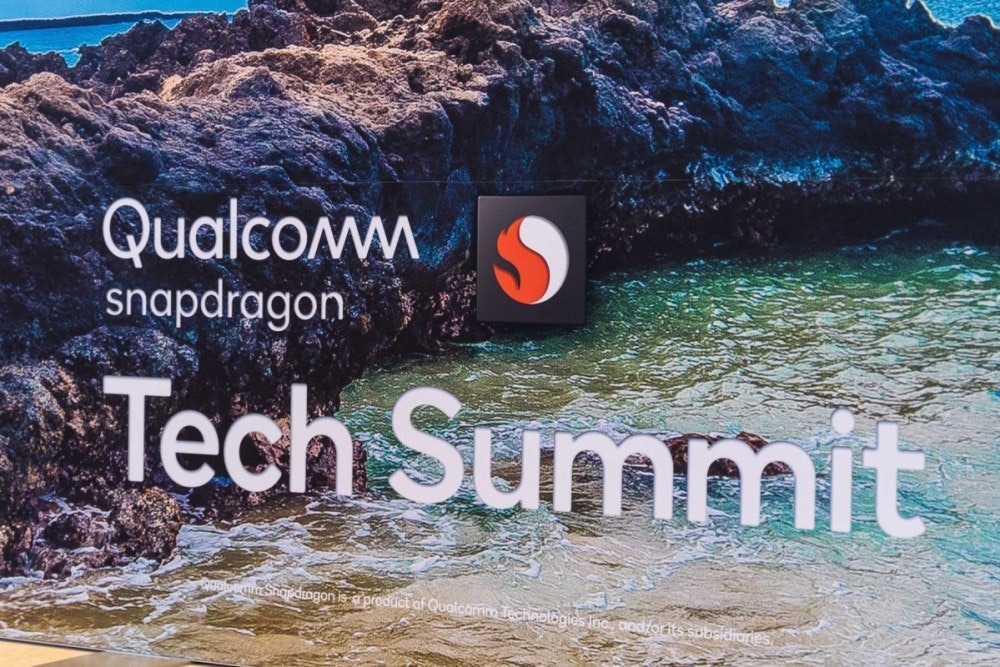 照片中提到了Qualcomm S、snapdragon、Tech Summit，跟高通公司、高通公司有關，包含了海、蘋果、移動電話、安卓系統、中央處理器