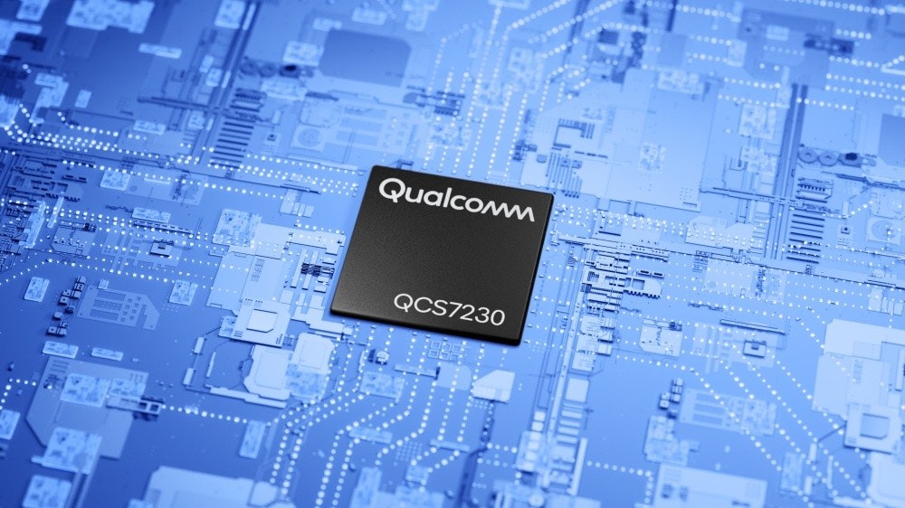 照片中提到了Qualcom、QCS7230、BRa，跟高通公司、塞爾吉奧·羅西（Sergio Rossi）有關，包含了物聯網、電腦、無線