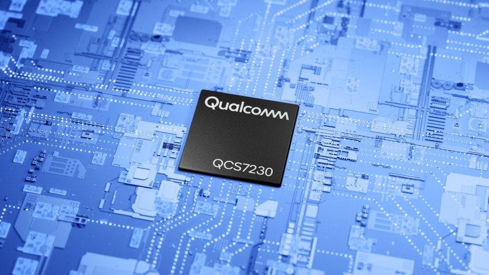 照片中提到了Qualcom、QCS7230、BRa,跟高通公司、塞爾吉奧·羅西(Sergio Rossi)有關,包含了物聯網、電腦、無線