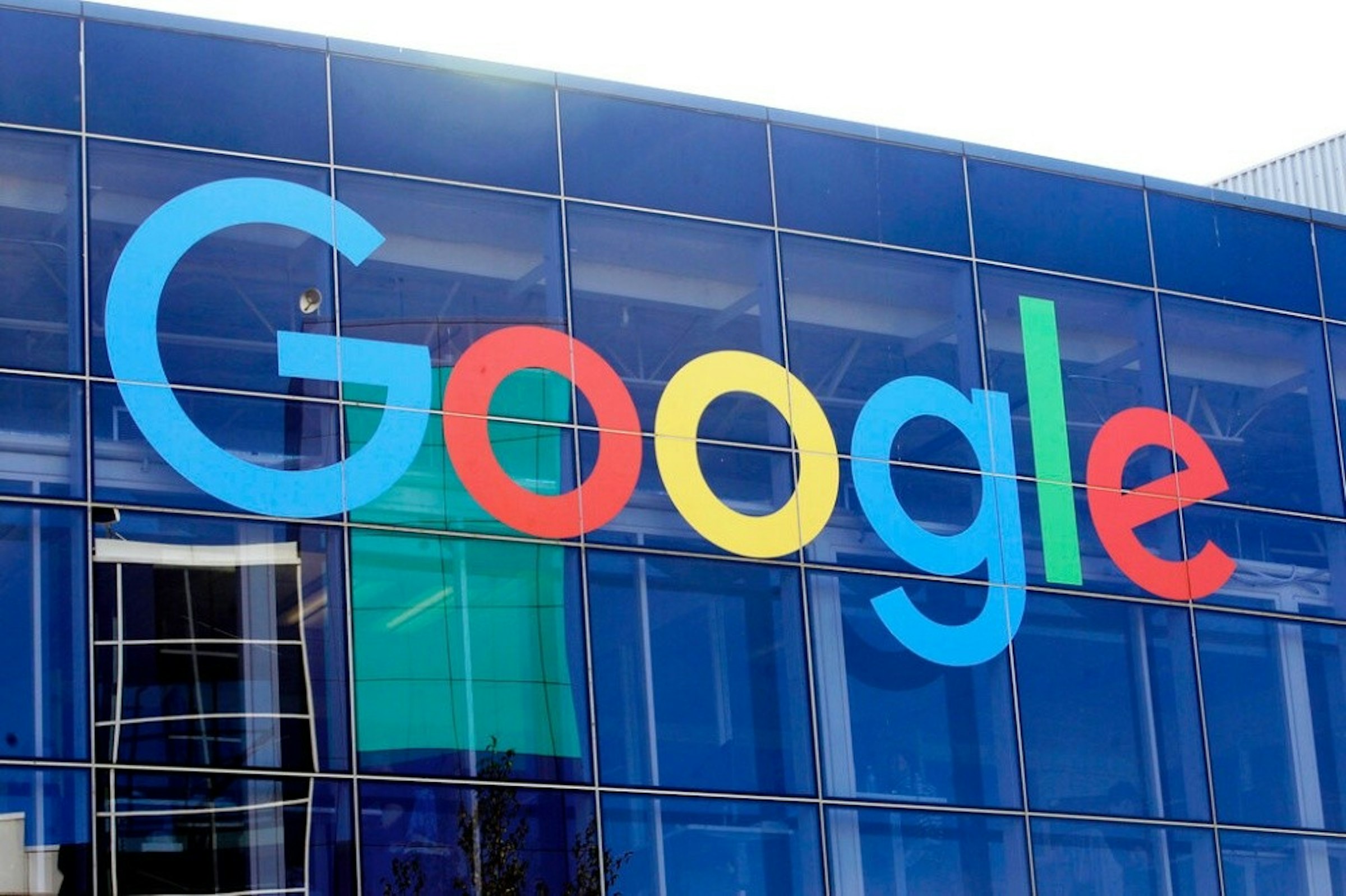 照片中提到了Google，跟谷歌有關，包含了查爾斯頓公園、互聯網、Google帳號、谷歌搜索
