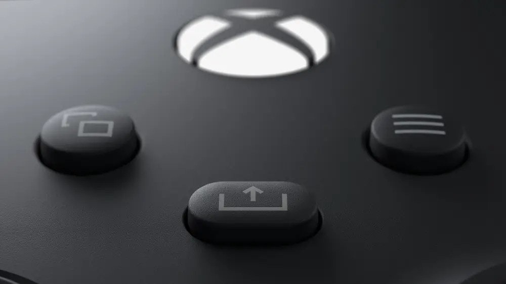 照片中包含了xbox series x 控制器分享按鈕、微軟 Xbox Series S、Xbox無線控制器、Xbox One、的PlayStation 5