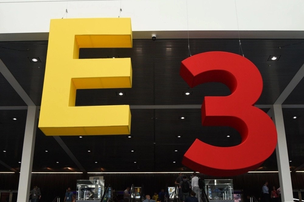 照片中提到了E3，跟電視3、華特迪士尼影城電影有關，包含了E3、E3 2013、E3 2021、生化危機4、娛樂軟件協會