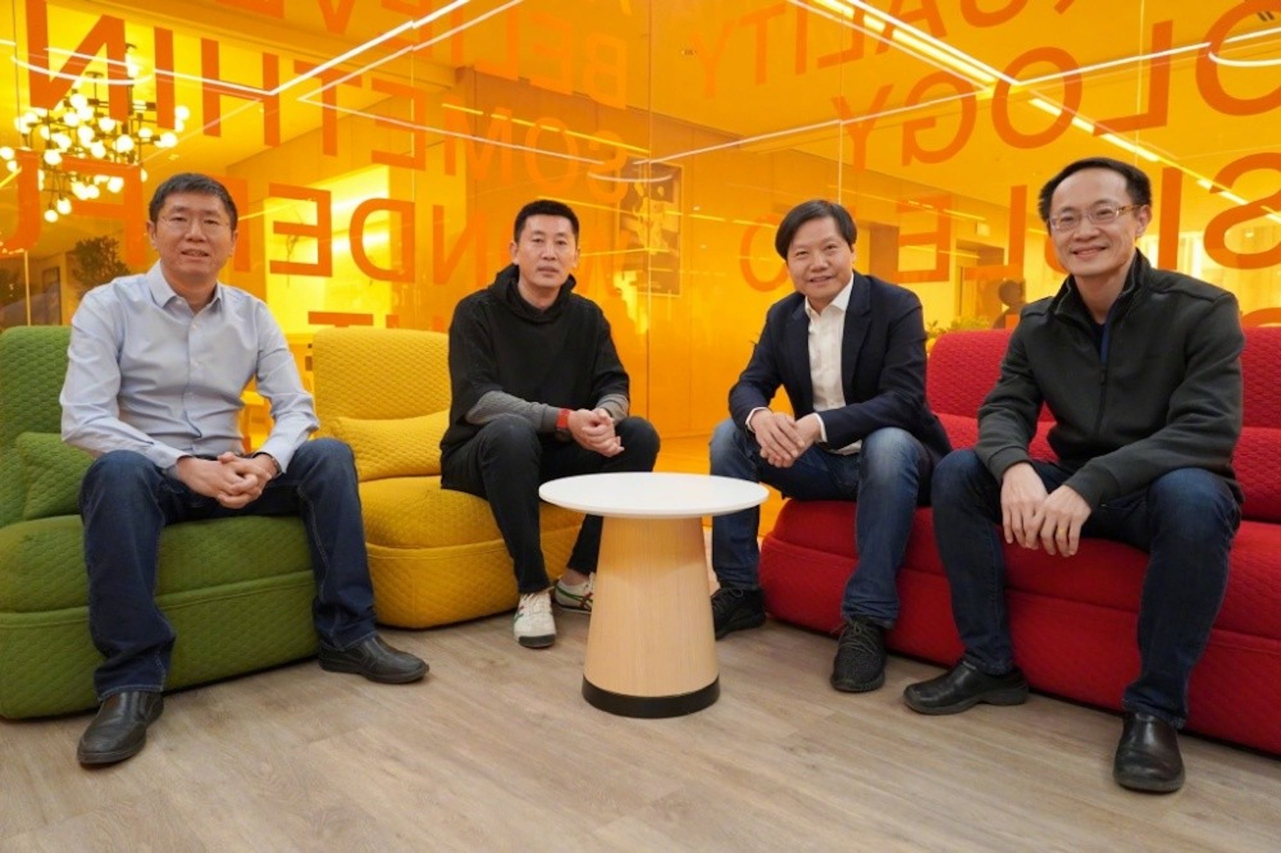 照片中提到了DE，包含了程暢小米、雷軍、聯想、聯想 ZUK、小米