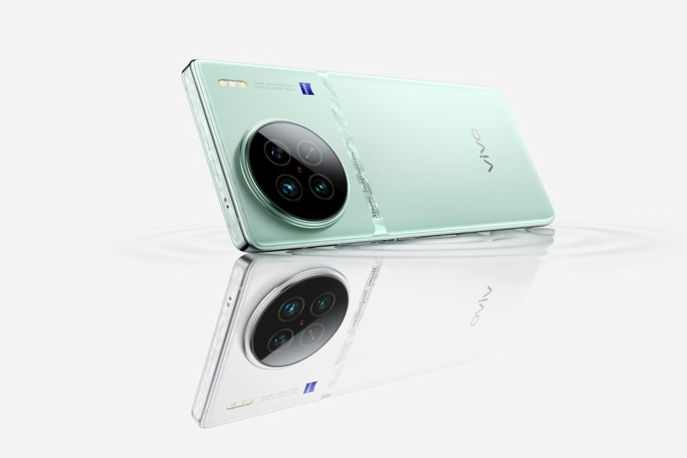 照片中提到了L、tion，包含了電子產品、電子產品、產品設計、設計、多媒體