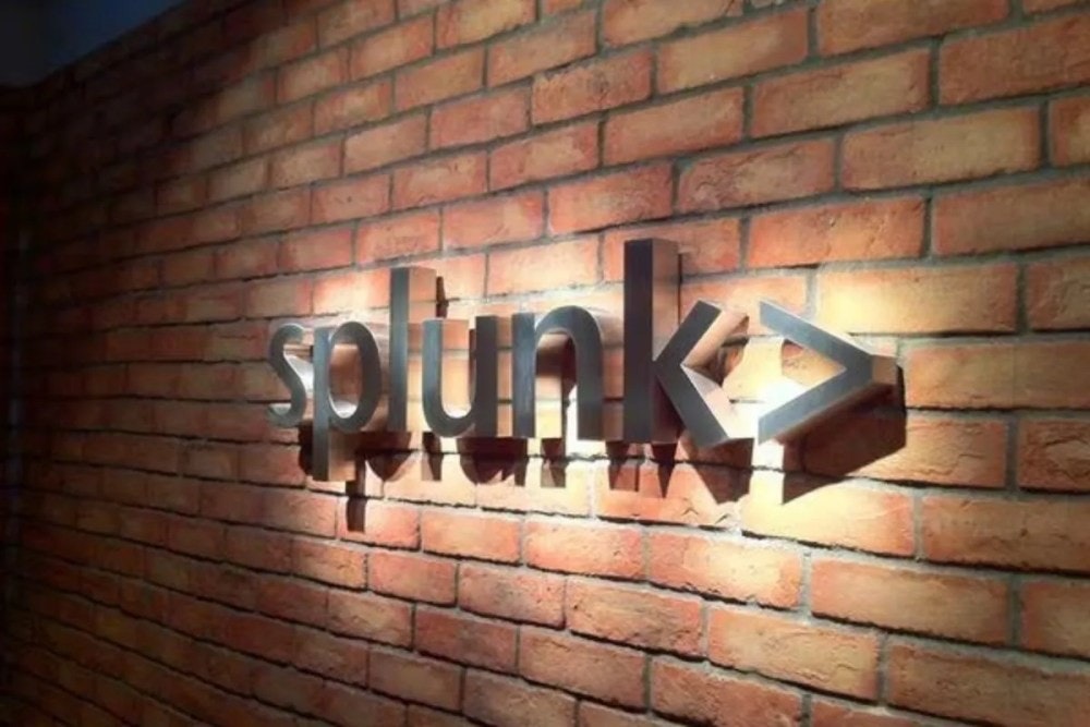 照片中跟史普朗克有關，包含了磚、Splunk 香港辦事處、斯普龍克技術、開發運維