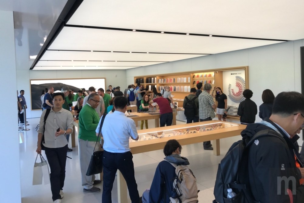 Apple Store Apple Infinite Loop 2024 206250 Cool3c   17eab8f9 9b56 454b 9f37 8985f32efe48 