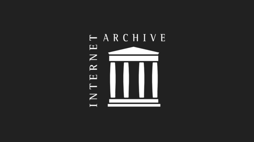 照片中提到了INTERNET、ARCHIVE,跟互聯網檔案館有關,包含了英國廣播公司互聯網檔案館、檔案、回程機、圖書館