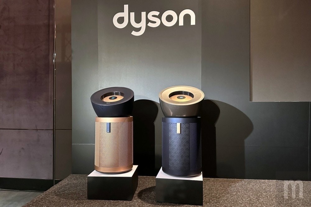 照片中提到了dyson、O、m,跟戴森有關,包含了戴森、真空、器具