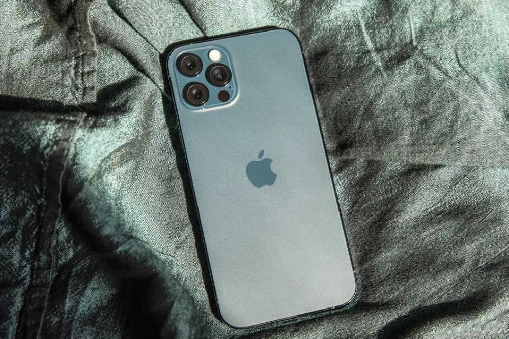 照片中跟的MacBook有關,包含了15 月 15 日、iPhone 12 Pro Max - 手寫筆觸摸屏筆銀色、三星Galaxy S20、蘋果、三星