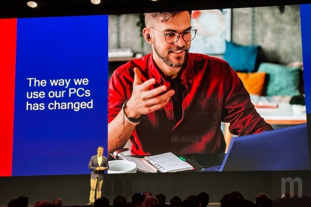 照片中提到了The way we、use our PCs、has changed,跟電影通行證有關,包含了言語、言語、公共關係、通訊、公開演講