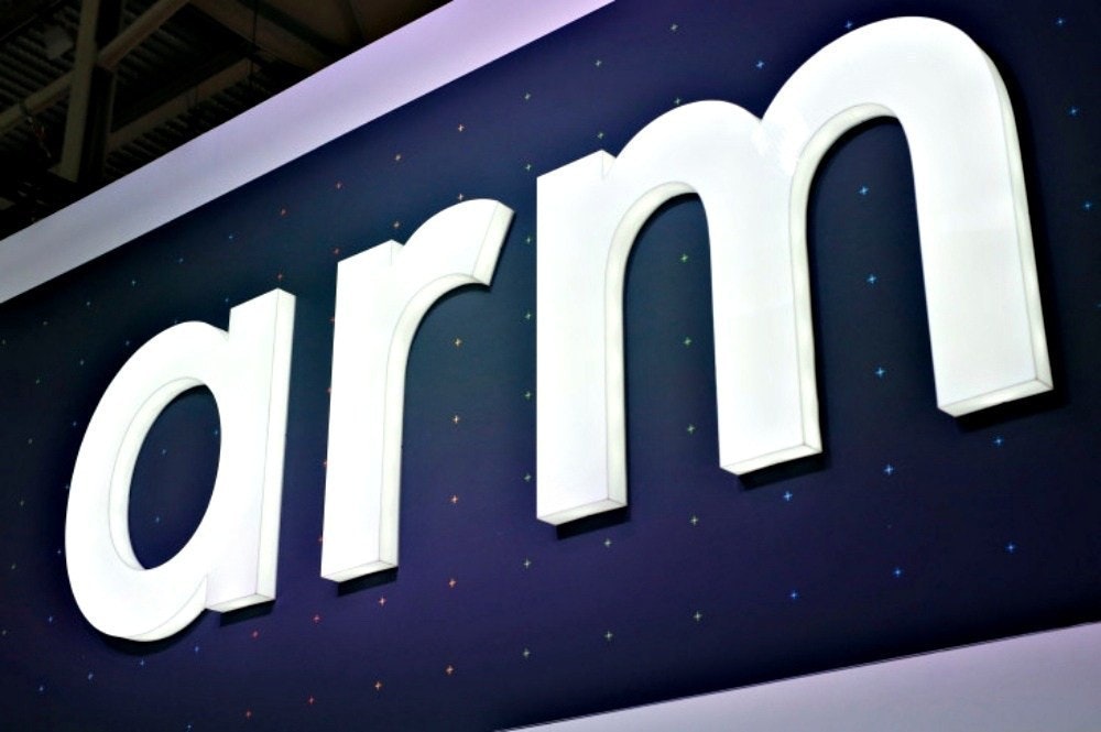 照片中提到了arm,跟武器控股有關,包含了臂、ARM 架構家族、臂、英偉達、圖形處理單元