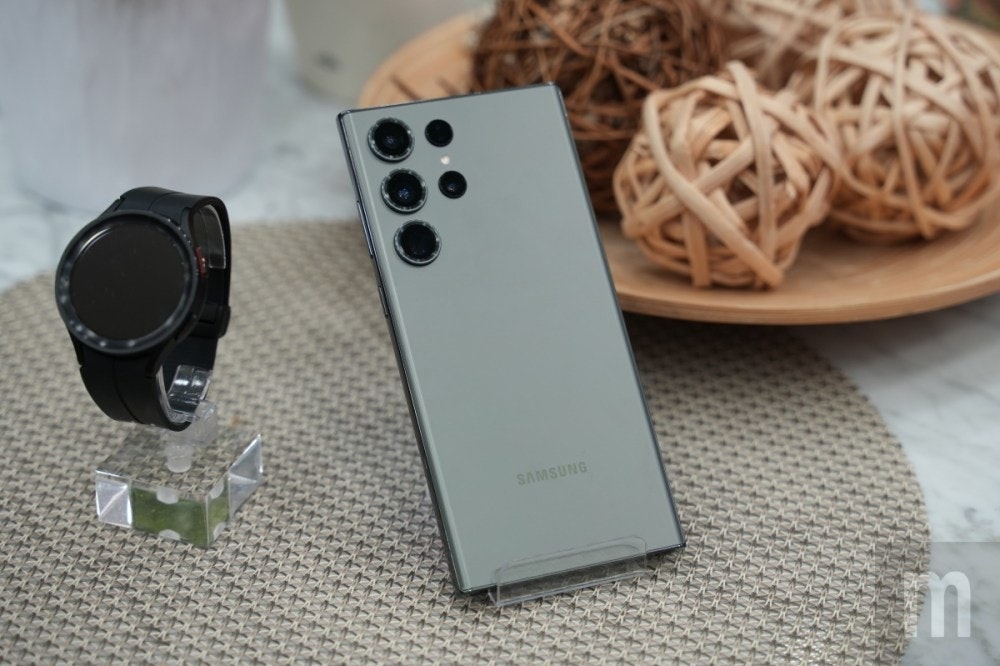 照片中提到了SAMSUNG、m,跟電影通行證有關,包含了嗯1、產品設計、相機、設計、產品
